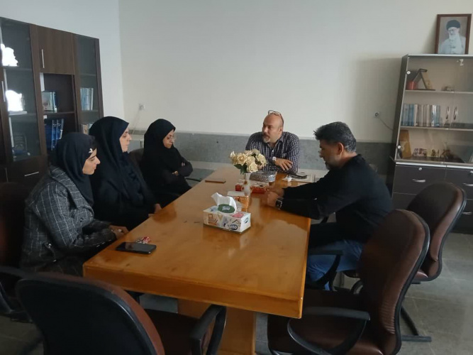 به مناسبت روز ملی پژوهش، نشست صمیمانه‌ای با حضور معاون پژوهش و فناوری دانشگاه و کارشناسان واحد حوزه پژوهش، روز چهار شنبه مورخ  ۲۶ آذرماه در دفتر معاونت پژوهش و فناوری برگزار شد.